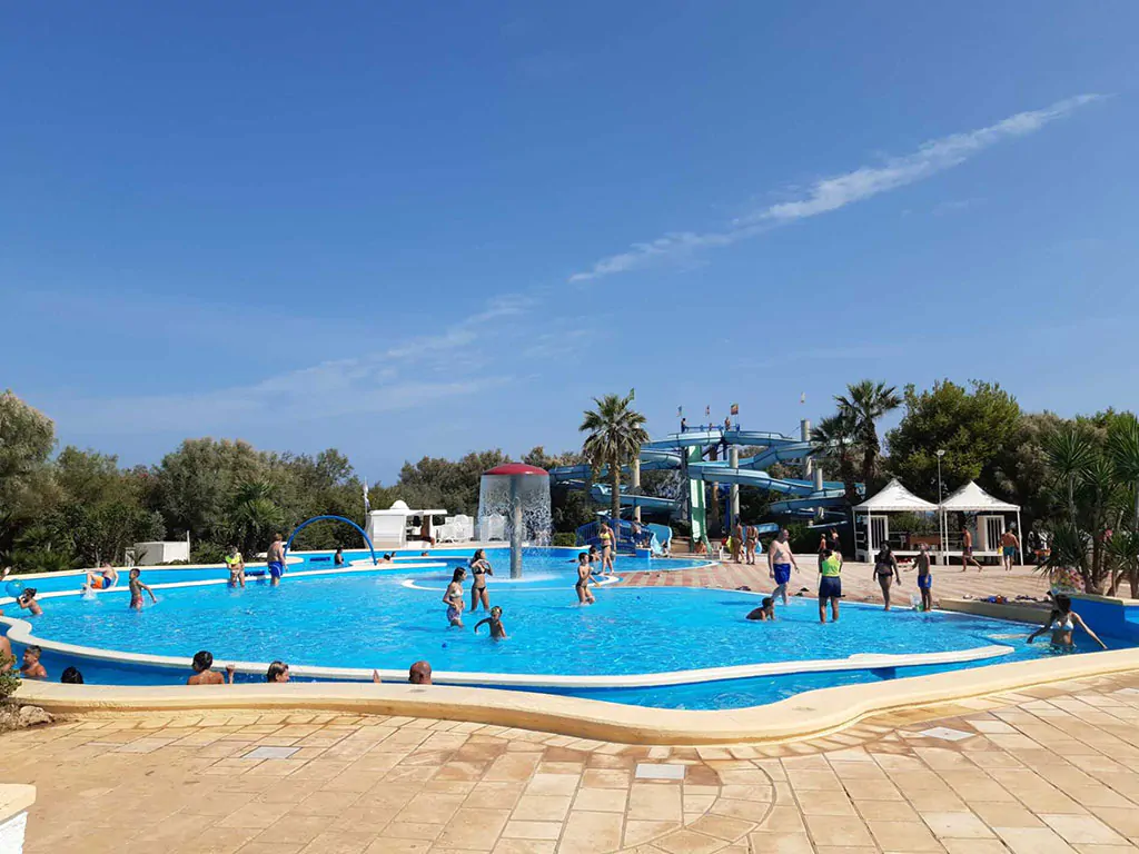 camping-villaggio-lamaforca-pool