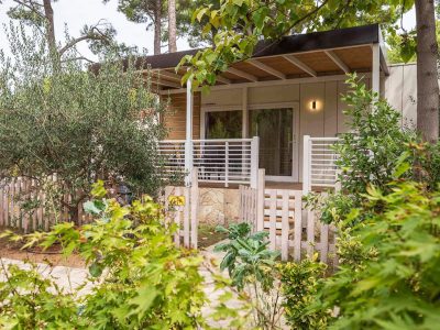 campsite-stobrec-mobile-home-comfort-plus-exterior-terrace
