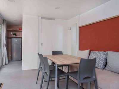 campsite-stobrec-mobile-home-comfort-plus-interior-living-room-dining-table-kitchen