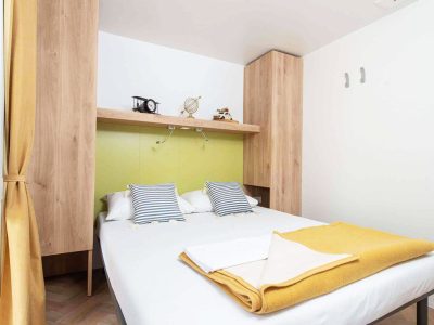 campsite-stobrec-split-mobile-homes-comfort-split-bedroom-double-bed