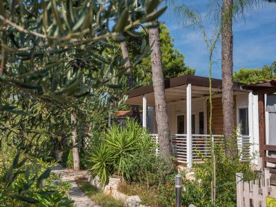 campsite-stobrec-split-mobile-homes-comfort-split-exterior-terrace