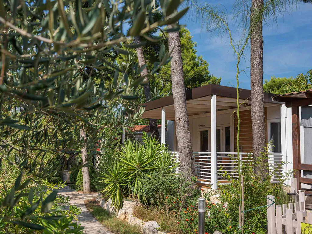 campsite-stobrec-split-mobile-homes-comfort-split-exterior-terrace
