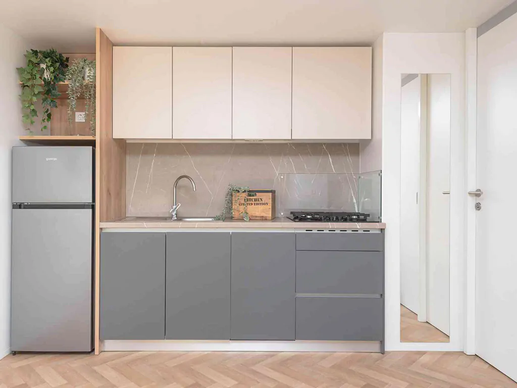campsite-stobrec-split-mobile-homes-comfort-split-interior-kitchen-refrigerator