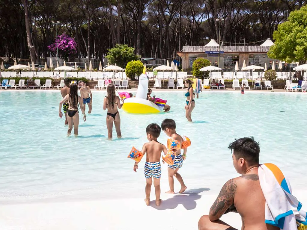 fabulous-camping-pool-i