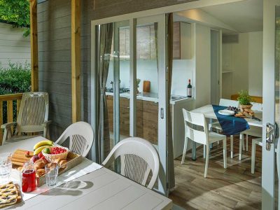 giotto-plus-mobile-home-terrace-and-interior-1
