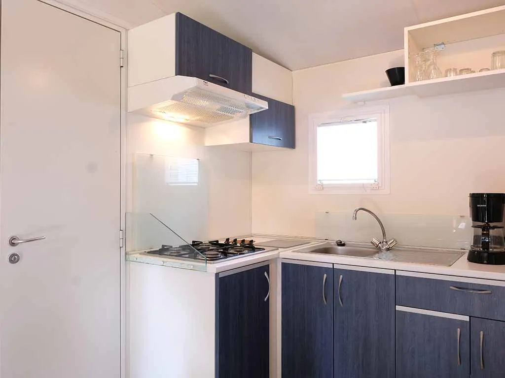 mobile-home-happy-plus-kitchen-3