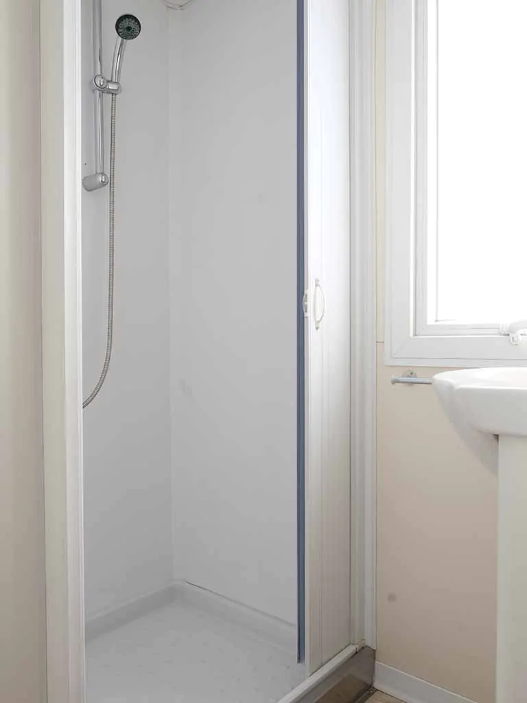 mobile-home-happy-plus-shower