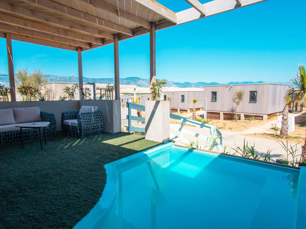 noa-glamping-resort-mobile-home-exterior-terrace-patio-private-pool-mountains-view