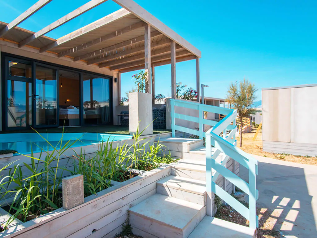 noa-glamping-resort-mobile-home-exterior-terrace-private-pool-patio