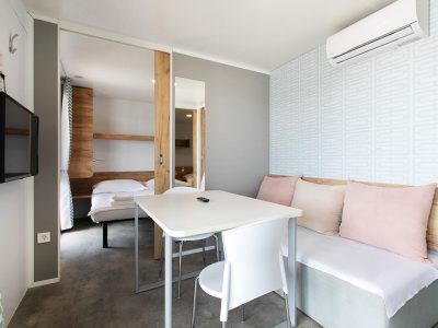 park-amadria-sibenik-mobile-home-premium-interior-bedroom-single-beds-2