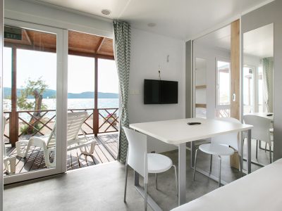 park-amadria-sibenik-mobile-home-premium-interior-bedroom-single-beds-3