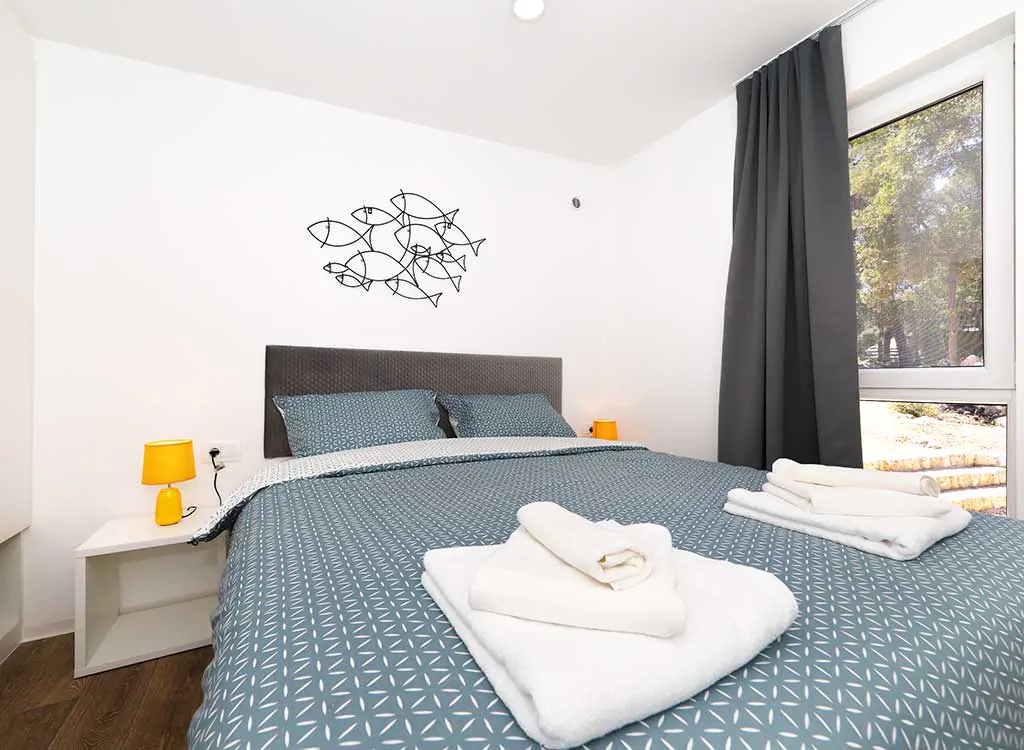 pine-beach-pakostane-mobile-homes-bedroom-i-2