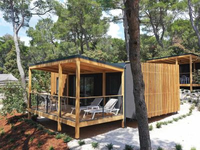 pine-beach-pakostane-premium-seaview-mobile-homes-exterior