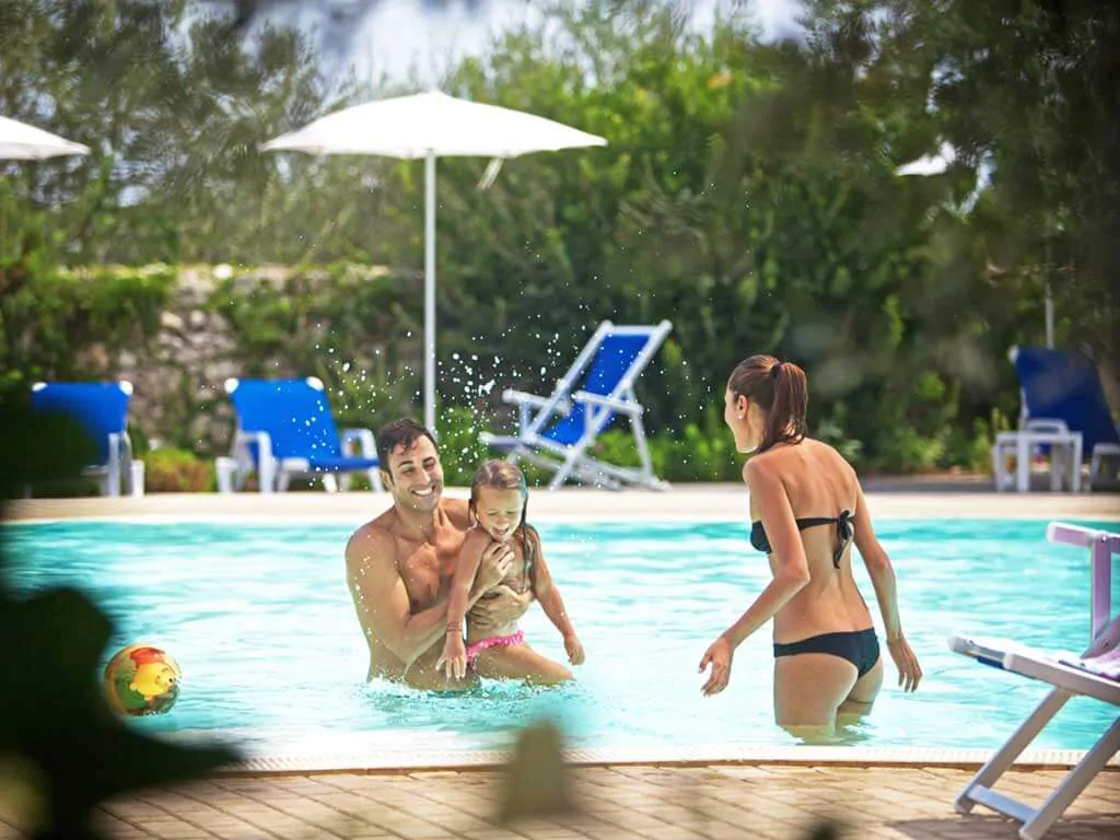 porto-cesare-camping-pools-i-1024x768