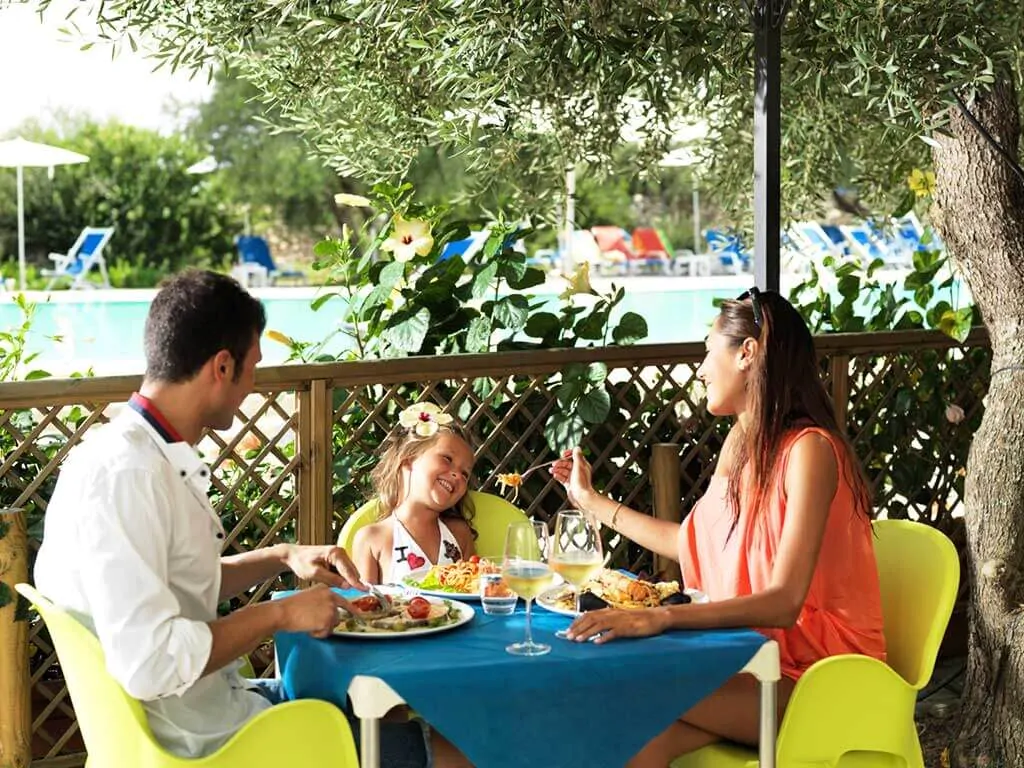 porto-cesare-camping-restaurant-1024x768
