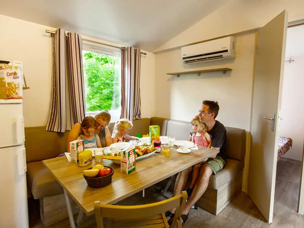 venezia-camping-in-town-interior-v