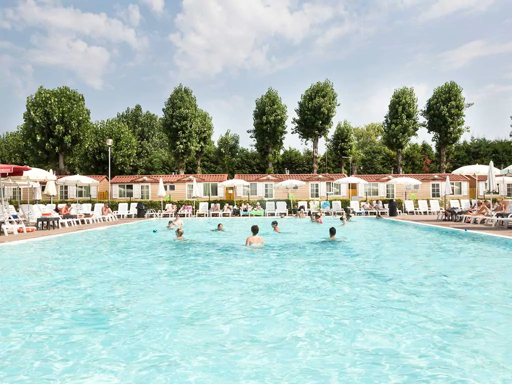 venezia-camping-in-town-pool-activities