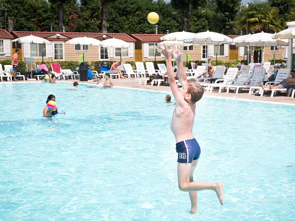 venezia-camping-in-town-pool-area-i