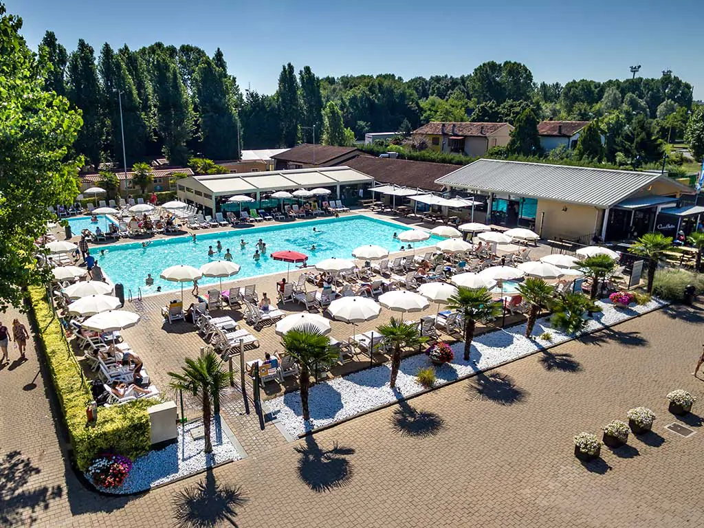 venezia-camping-in-town-pool-area