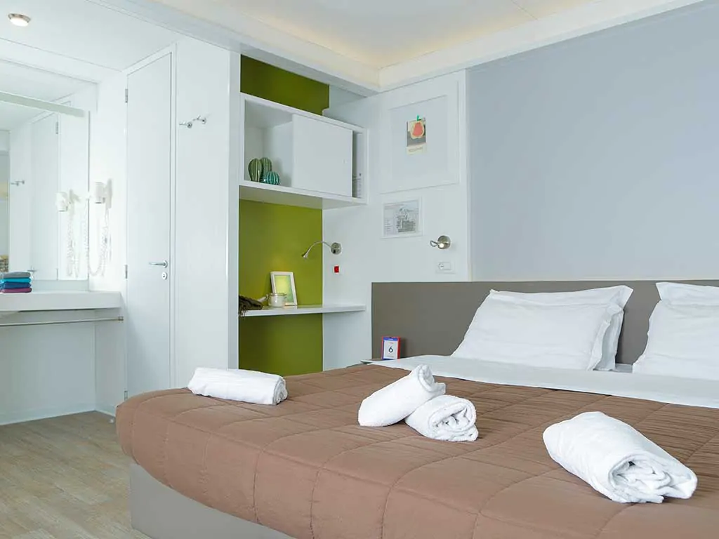 venezia-camping-intown-hu-stay-smart-s-mobile-homes-bedroom-iv