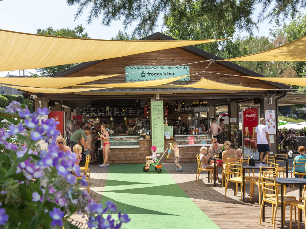 hu-altomincio-village-caffe-bar-terrace