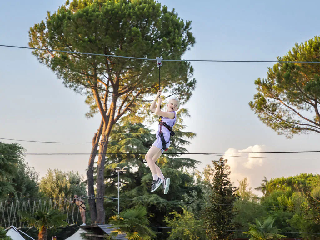 hu-altomincio-village-kids-outside-entertainment