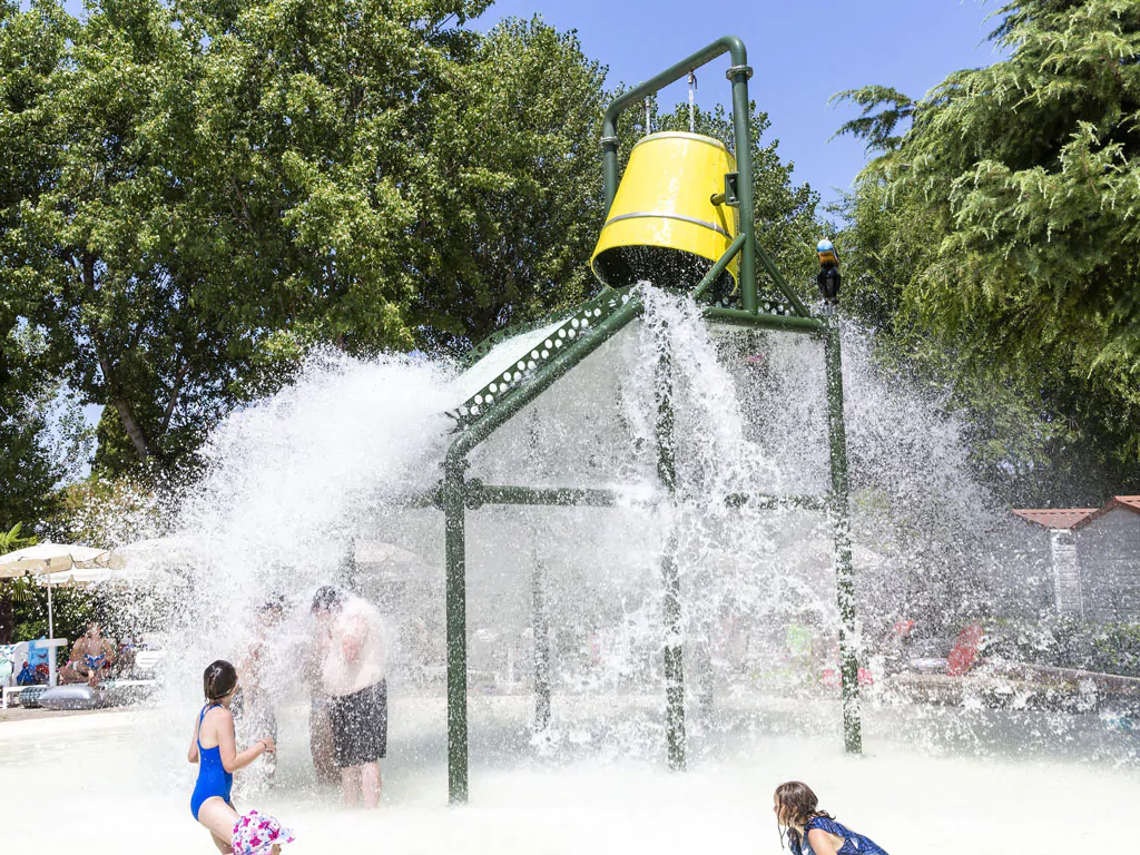hu-altomincio-village-pool-fun-activities