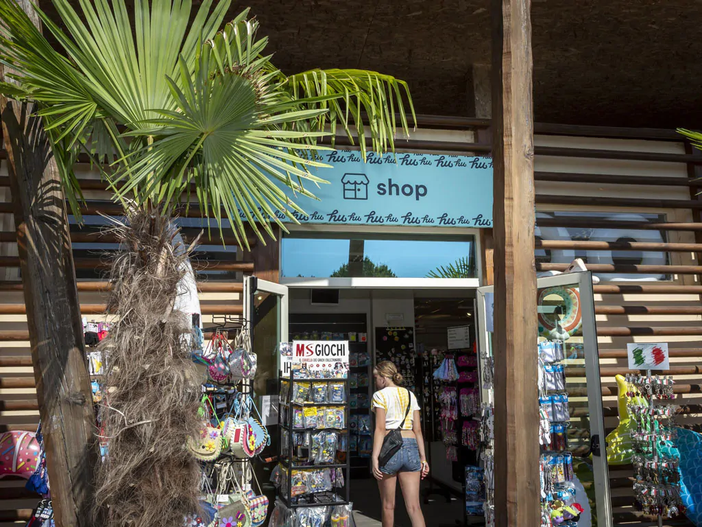 hu-altomincio-village-hu-shop