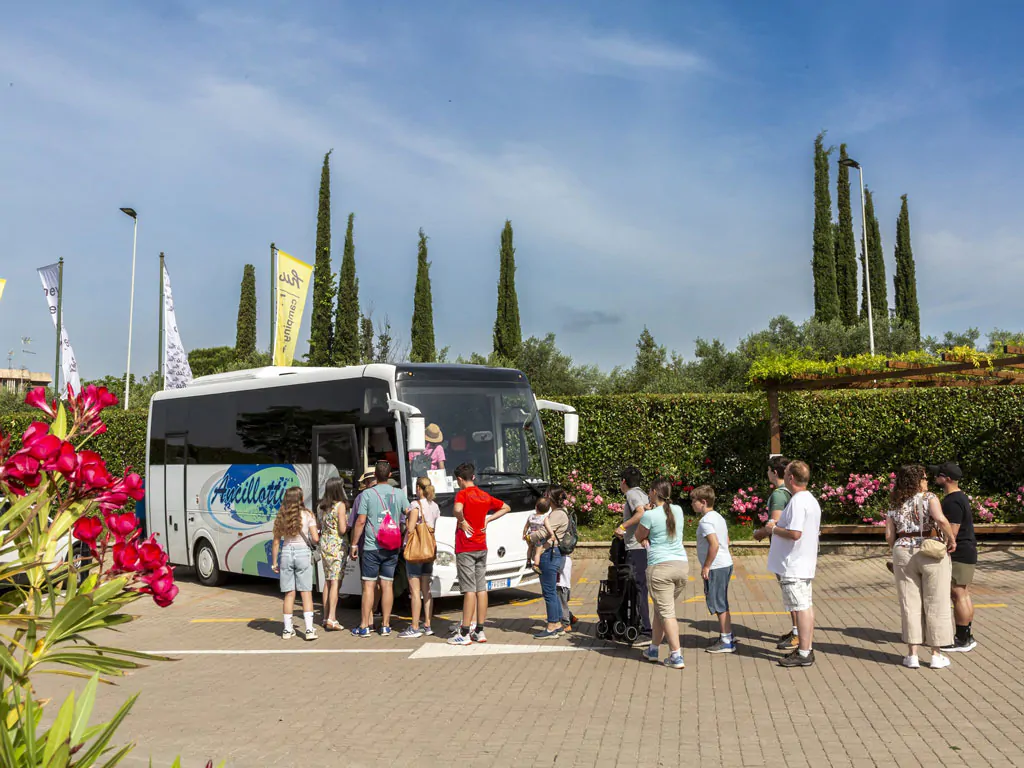 hu-firenze-camping-in-town-bus