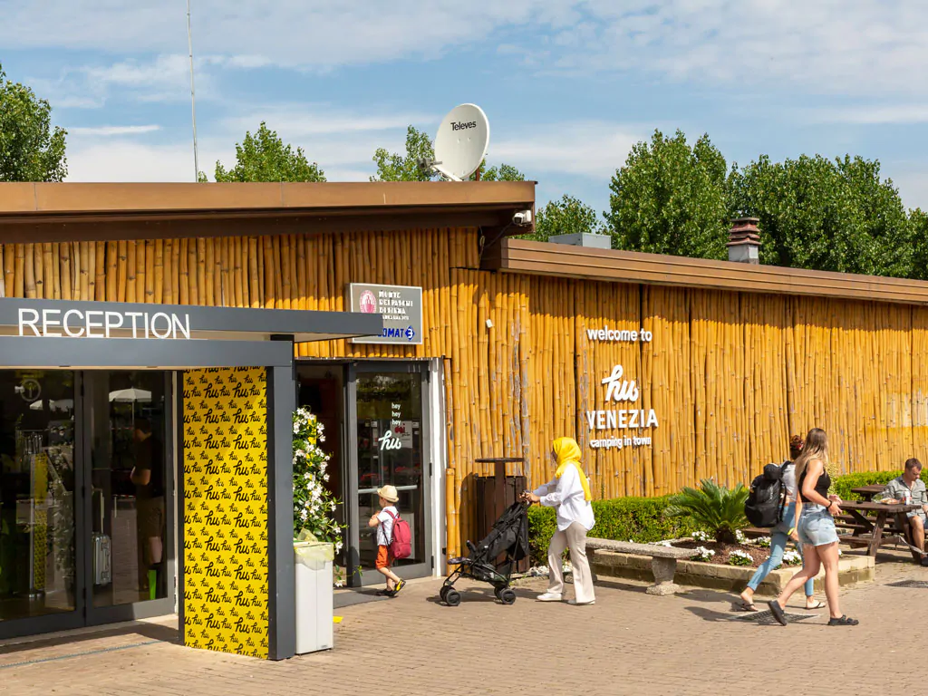 hu-venezia-camping-in-town-campsite-reception