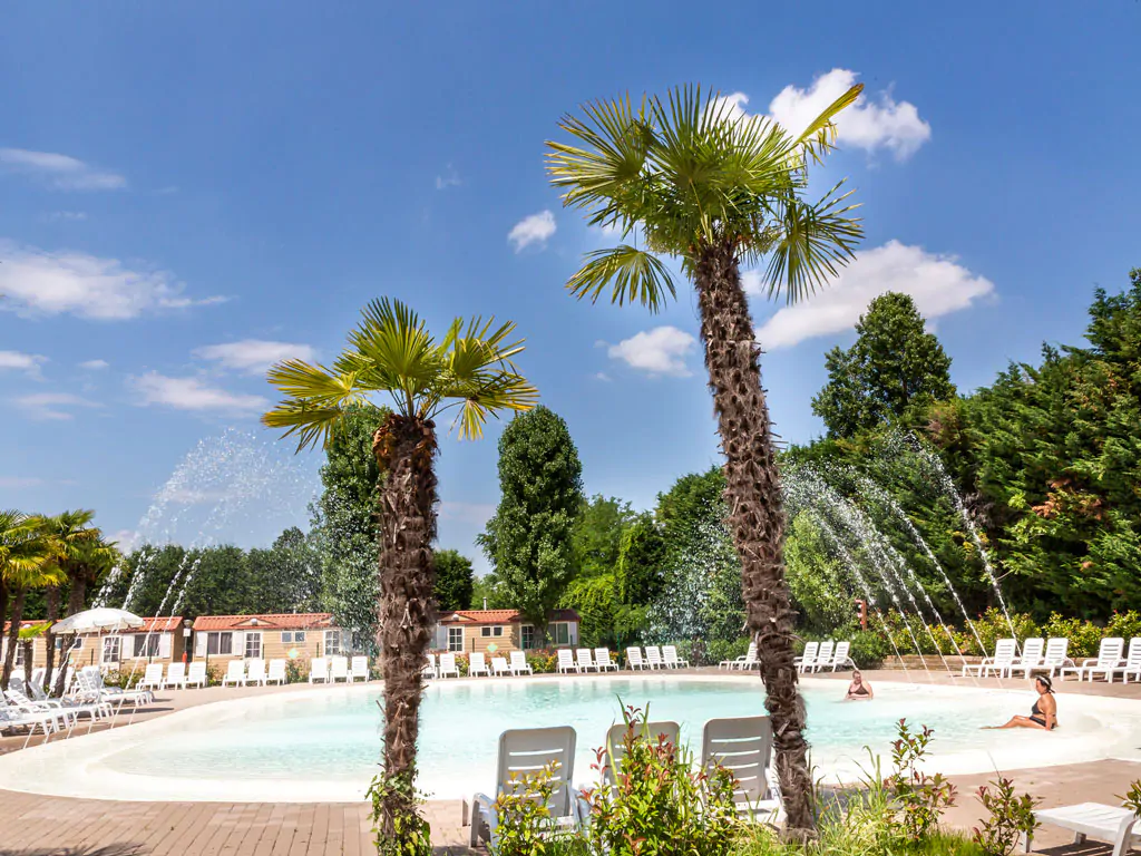hu-venezia-camping-in-town-pool-view