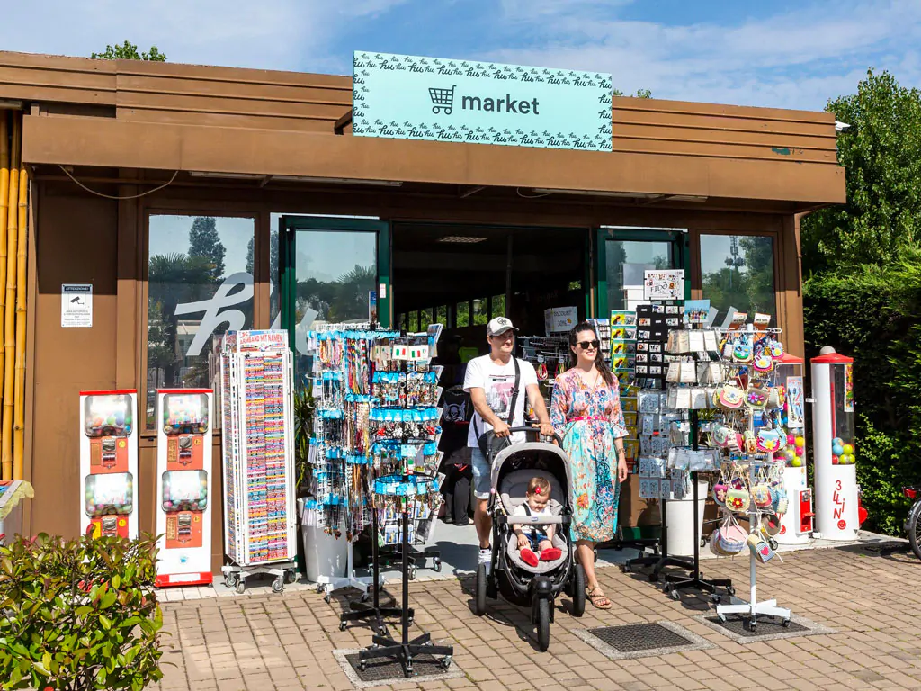 hu-venezia-camping-in-town-shop