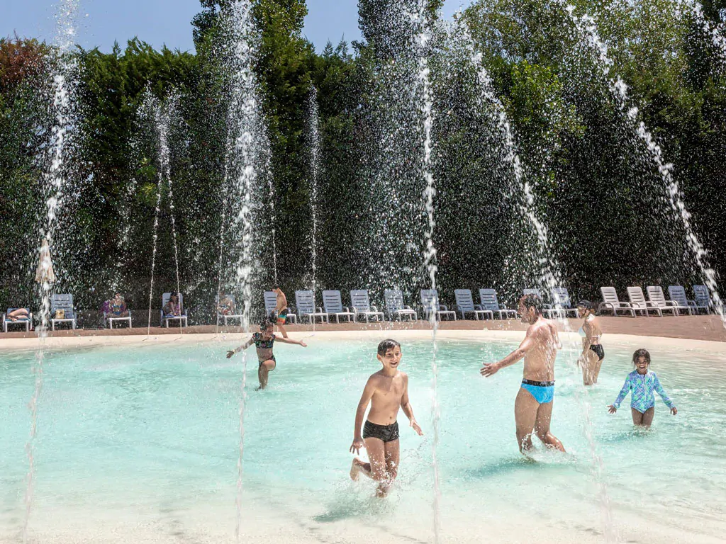 hu-venezia-camping-in-town-swimming-pool-atraction