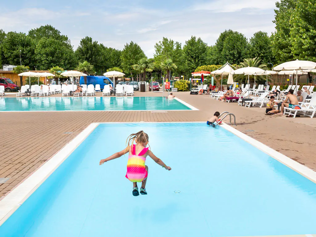 hu-venezia-camping-in-town-swimming-pool-fun
