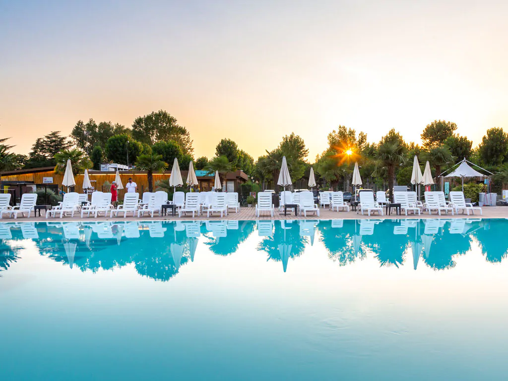 hu-venezia-camping-in-town-swimming-pool-view