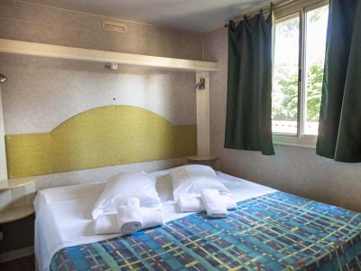 hu-stay-easy-mobile-homes-bedroom-i