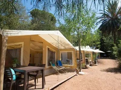 bungalow-tent-exterior
