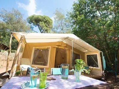 bungalow-tent-exterior-i