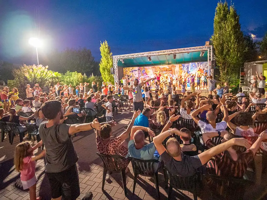 camping-lido-lasize-animation