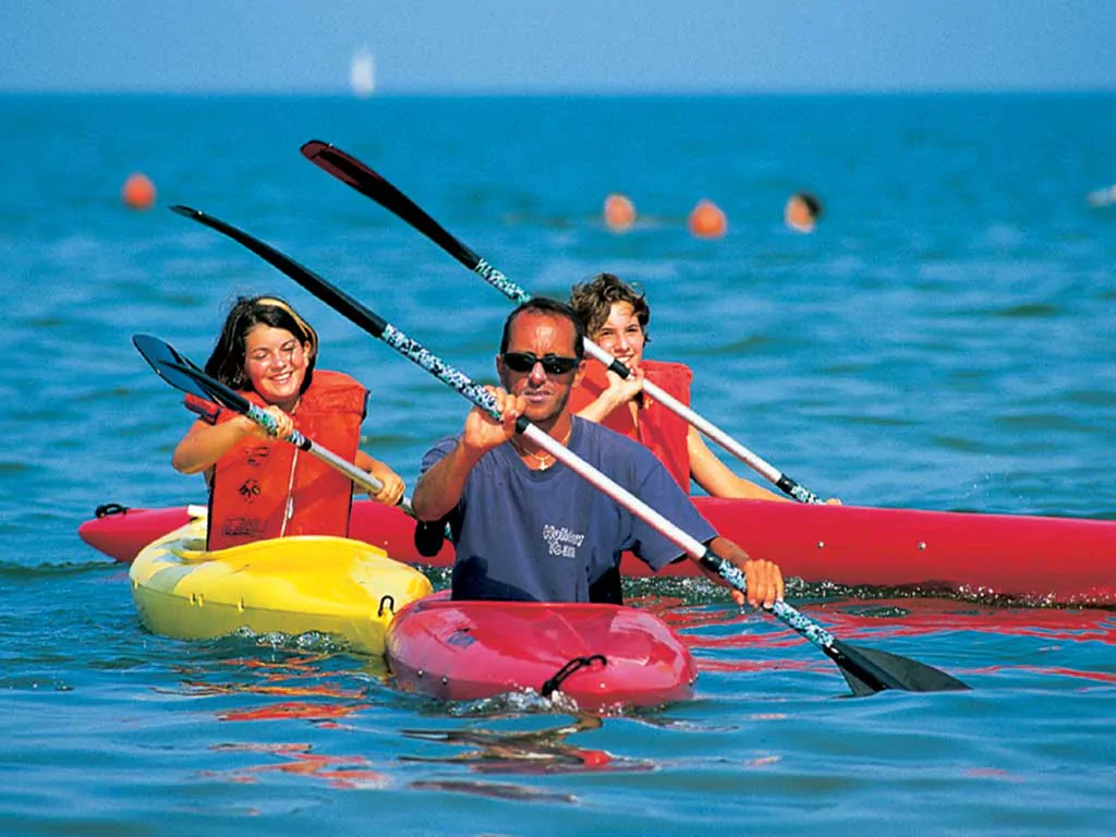 camping-mare-e-pineta-kayak