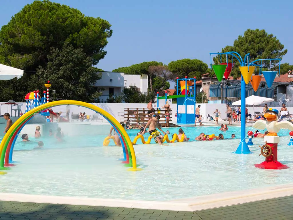 camping-mare-e-pineta-pool