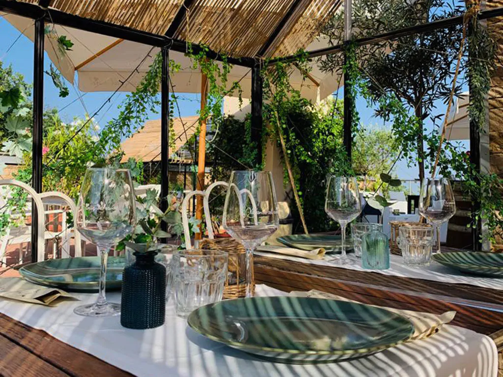 camping-orlando-in-chianti-dining-table-1024x768