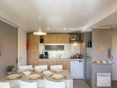 campsite-bijela-uvala-mobile-home-premium-interior-bedroom-kitchen