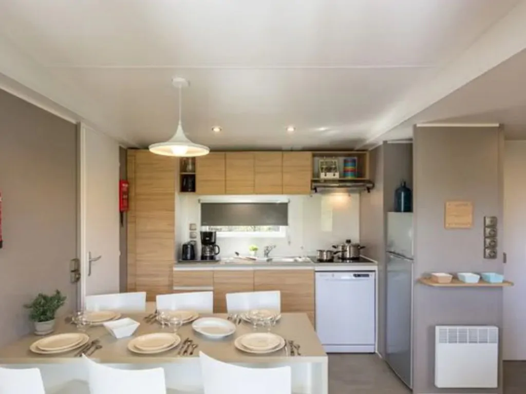 campsite-bijela-uvala-mobile-home-premium-interior-bedroom-kitchen