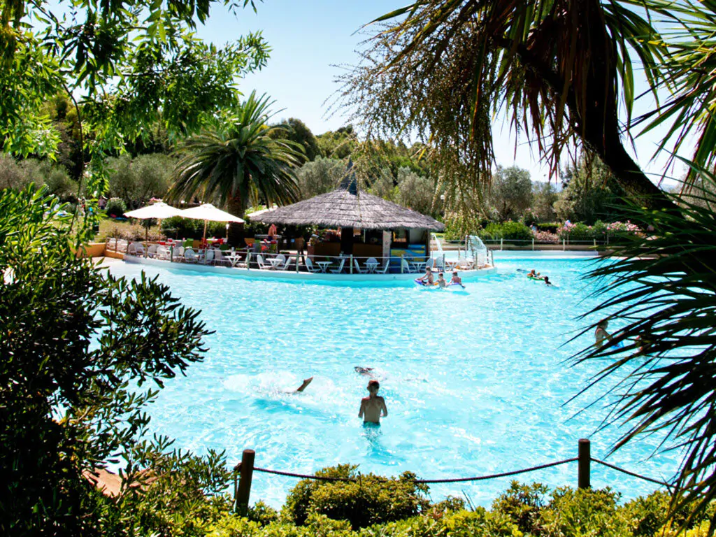 le-capanne-camping-pool-bar-1024x768