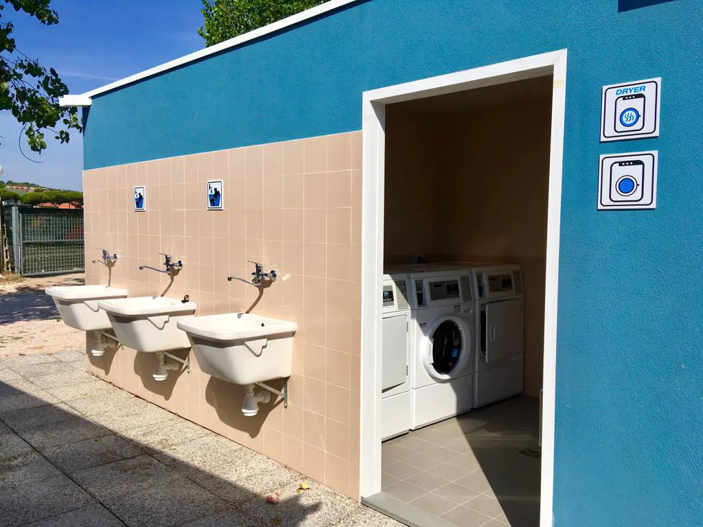 romagna-family-village-bath-room