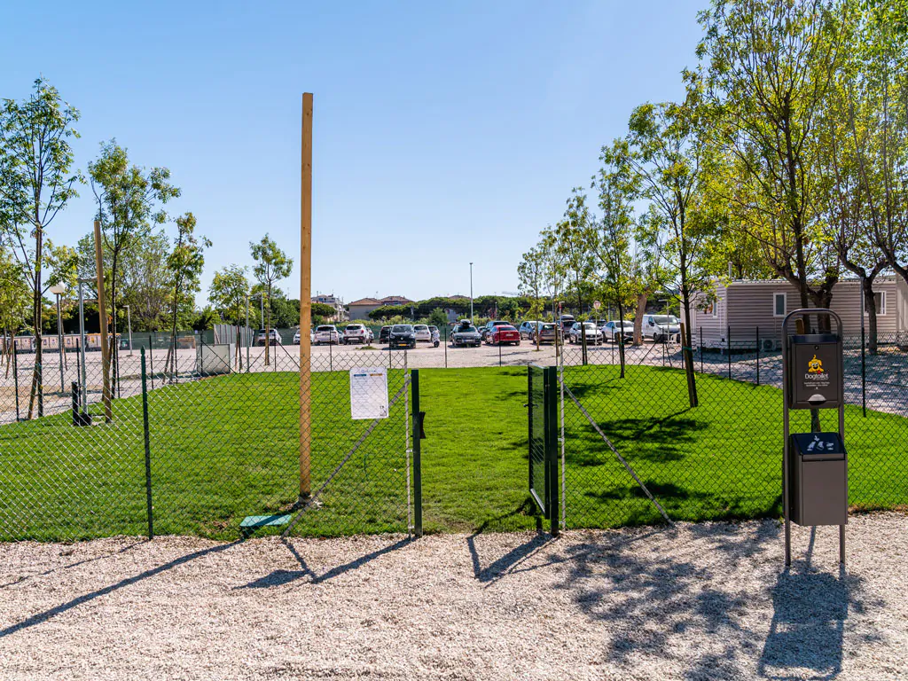 romagna-family-village-dog-park