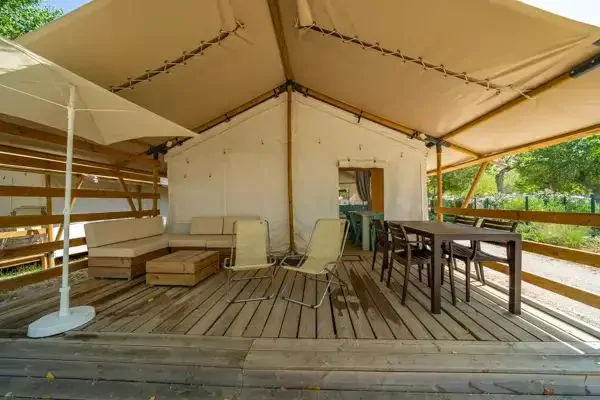 safari-luxe-tent-exterior-i