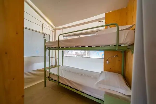 safari-luxe-tent-interior-bedroom-single-beds-bunk-bed