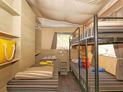tente-nature-lodge-plus-interior-single-beds-2